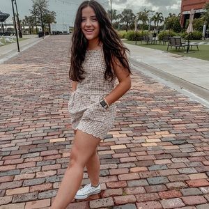 Meet your Posher, Gabriella